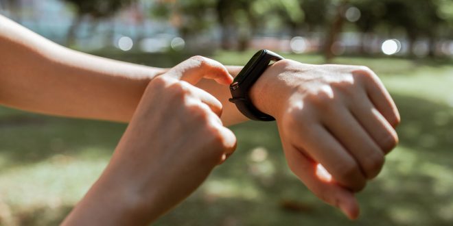Cara Mengatur Jam Smartwatch Bracelet Dengan Mudah